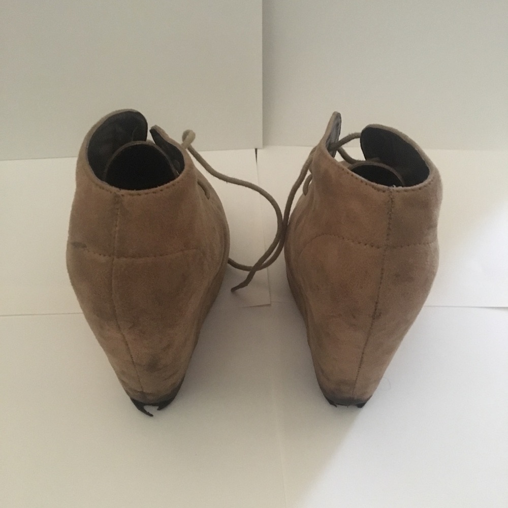 Brown pumps